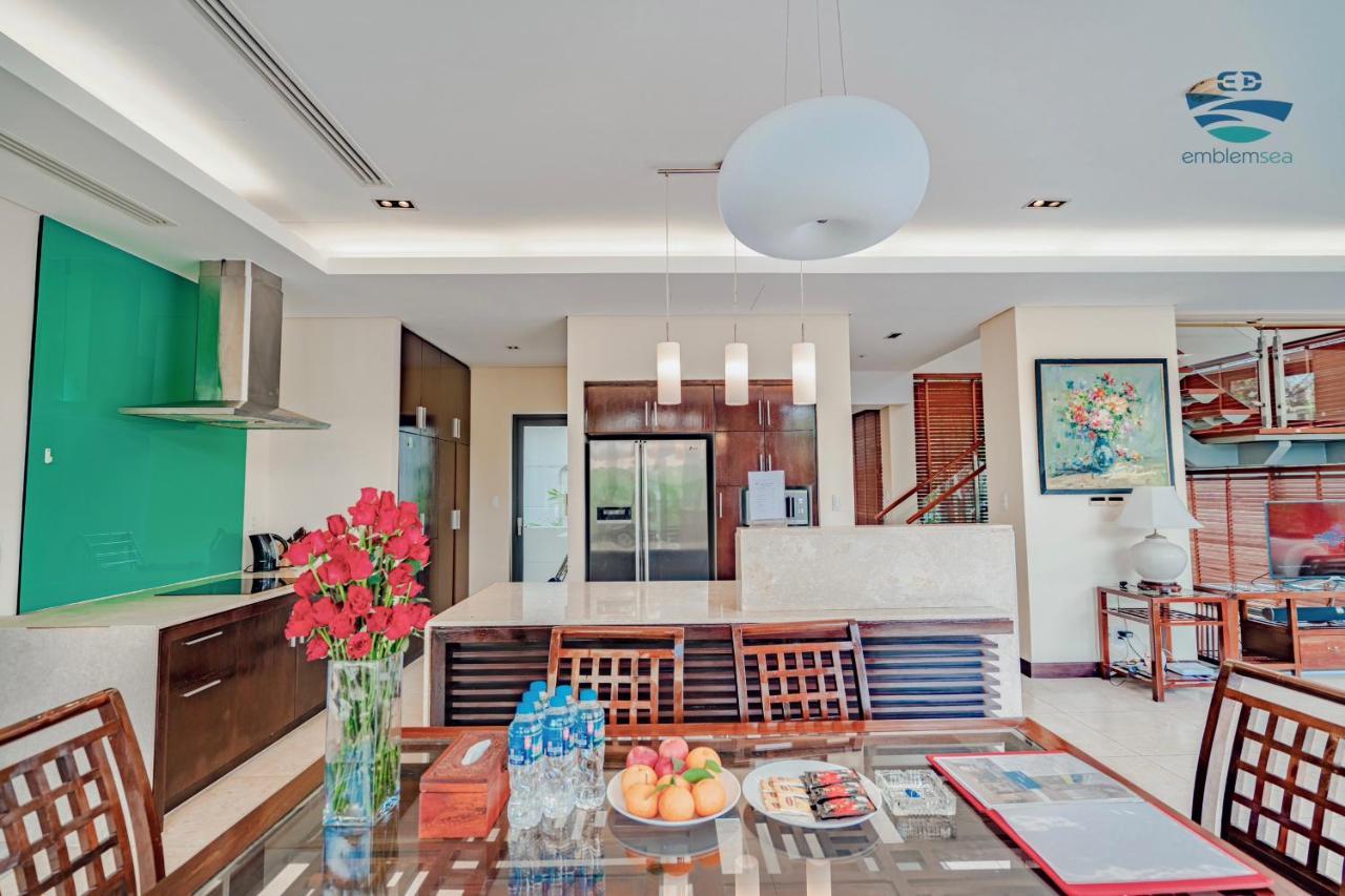 Emblem Sea 3 Bedroom Villas Дананг Екстериор снимка
